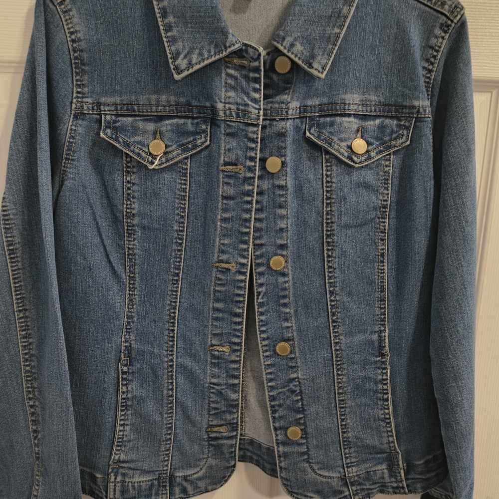 Classic Blue Denim Jacket with Metal Buttons